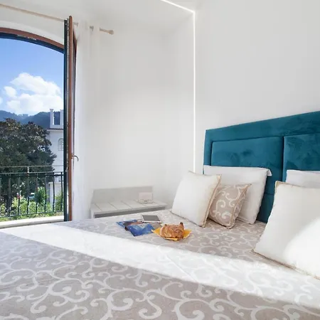 Sara Luxury 1 Apartment *